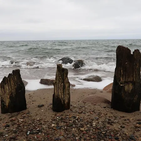 2 Ferienhaeuser Im Doppelpack Fuer Naturliebhaber, Strandnah, Ruhig, Mit Grossen Gaerten Prázdninový dům *