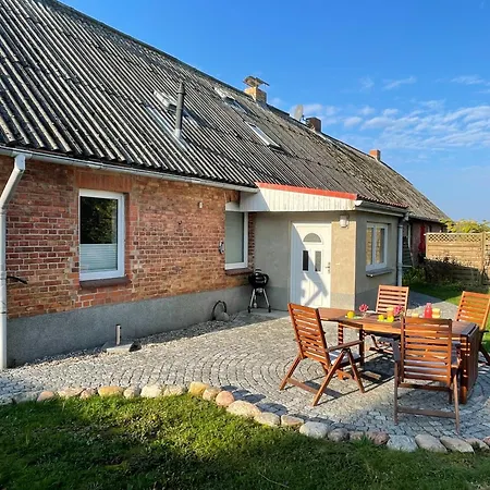 펜션 2 Ferienhaeuser Im Doppelpack Fuer Naturliebhaber, Strandnah, Ruhig, Mit Grossen Gaerten Klein Stromkendorf