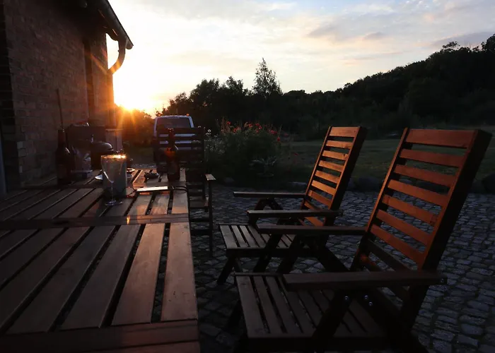 2 Ferienhaeuser Im Doppelpack Fuer Naturliebhaber, Strandnah, Ruhig, Mit Grossen Gaerten Klein Strömkendorf