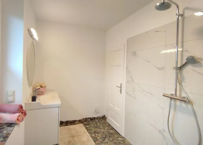 別荘 2 Ferienhaeuser Im Doppelpack Fuer Naturliebhaber, Strandnah, Ruhig, Mit Grossen Gaerten Klein Strömkendorf