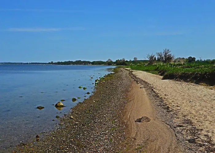 別荘 2 Ferienhaeuser Im Doppelpack Fuer Naturliebhaber, Strandnah, Ruhig, Mit Grossen Gaerten Klein Strömkendorf