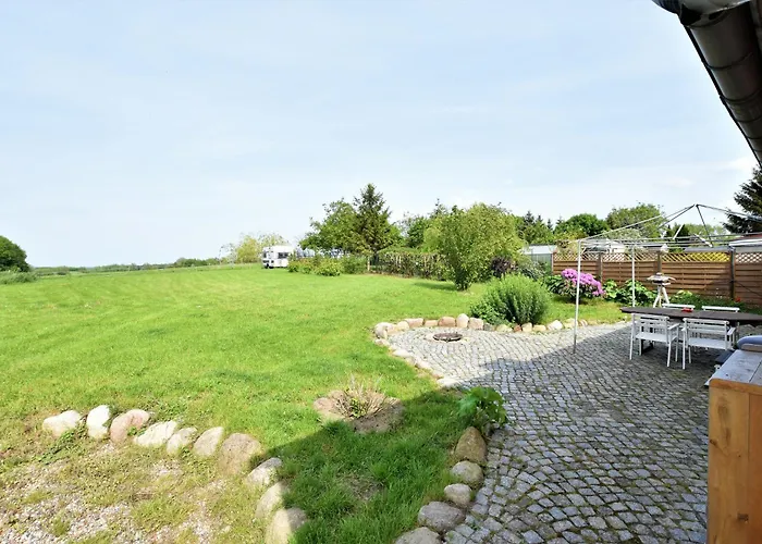 別荘 2 Ferienhaeuser Im Doppelpack Fuer Naturliebhaber, Strandnah, Ruhig, Mit Grossen Gaerten