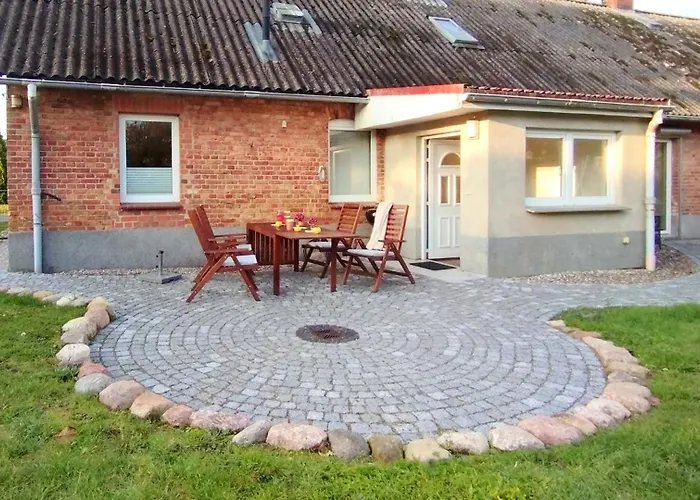 2 Ferienhaeuser Im Doppelpack Fuer Naturliebhaber, Strandnah, Ruhig, Mit Grossen Gaerten