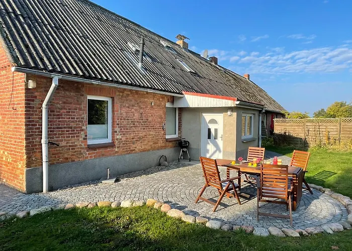 別荘 2 Ferienhaeuser Im Doppelpack Fuer Naturliebhaber, Strandnah, Ruhig, Mit Grossen Gaerten Klein Strömkendorf