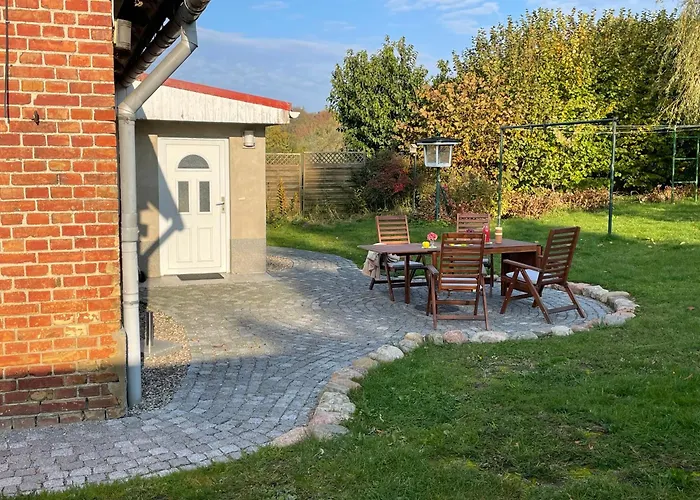 2 Ferienhaeuser Im Doppelpack Fuer Naturliebhaber, Strandnah, Ruhig, Mit Grossen Gaerten Klein Strömkendorf