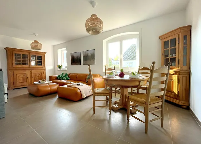 別荘 2 Ferienhaeuser Im Doppelpack Fuer Naturliebhaber, Strandnah, Ruhig, Mit Grossen Gaerten Klein Strömkendorf